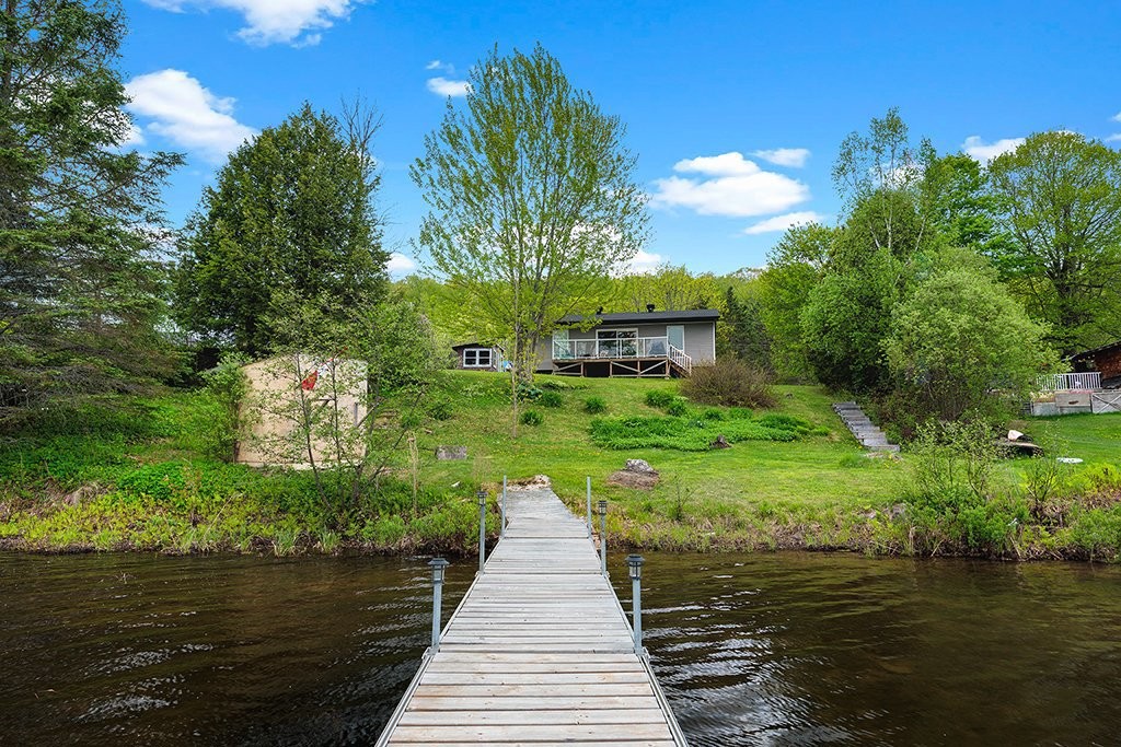 









384


Ch. du Lac-de-la-Truite

,
Mansfield-et-Pontefract,




QC
J0X1R0

