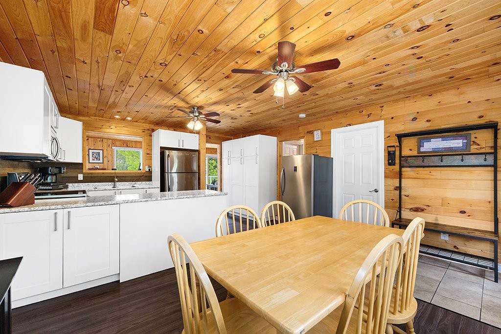 









384


Ch. du Lac-de-la-Truite

,
Mansfield-et-Pontefract,




QC
J0X1R0

