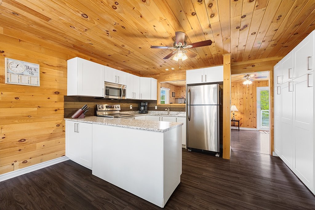 









384


Ch. du Lac-de-la-Truite

,
Mansfield-et-Pontefract,




QC
J0X1R0

