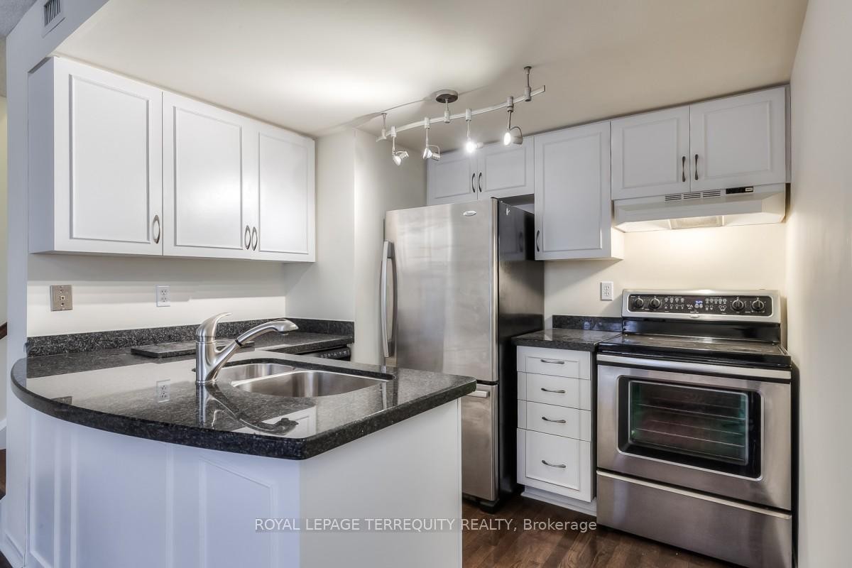 









100


Redpath

Avenue, 16,
Toronto,




ON
M4S 2J7

