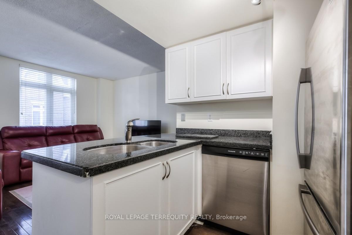 









100


Redpath

Avenue, 16,
Toronto,




ON
M4S 2J7

