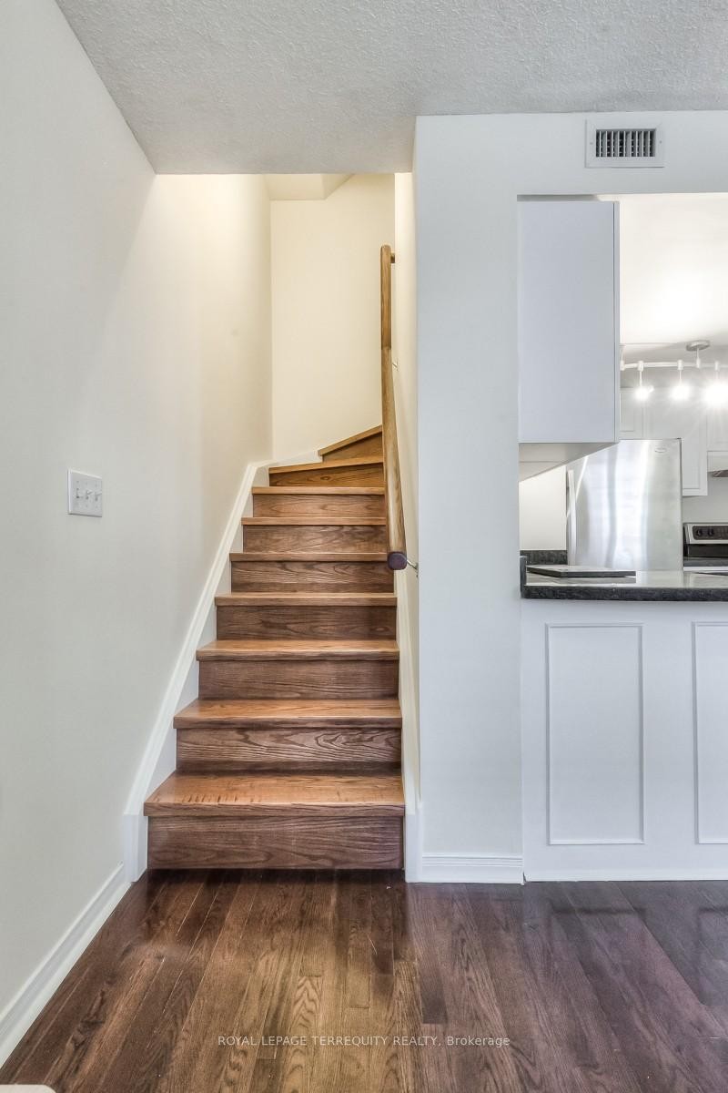 









100


Redpath

Avenue, 16,
Toronto,




ON
M4S 2J7

