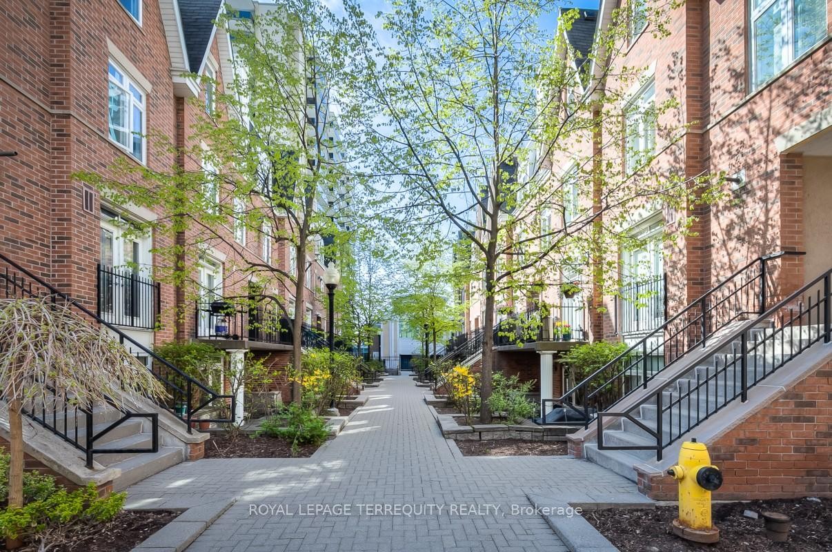 









100


Redpath

Avenue, 16,
Toronto,




ON
M4S 2J7


