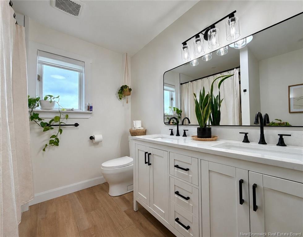 









1160


Riverside

,
Bathurst,




NB
E2A 4X2

