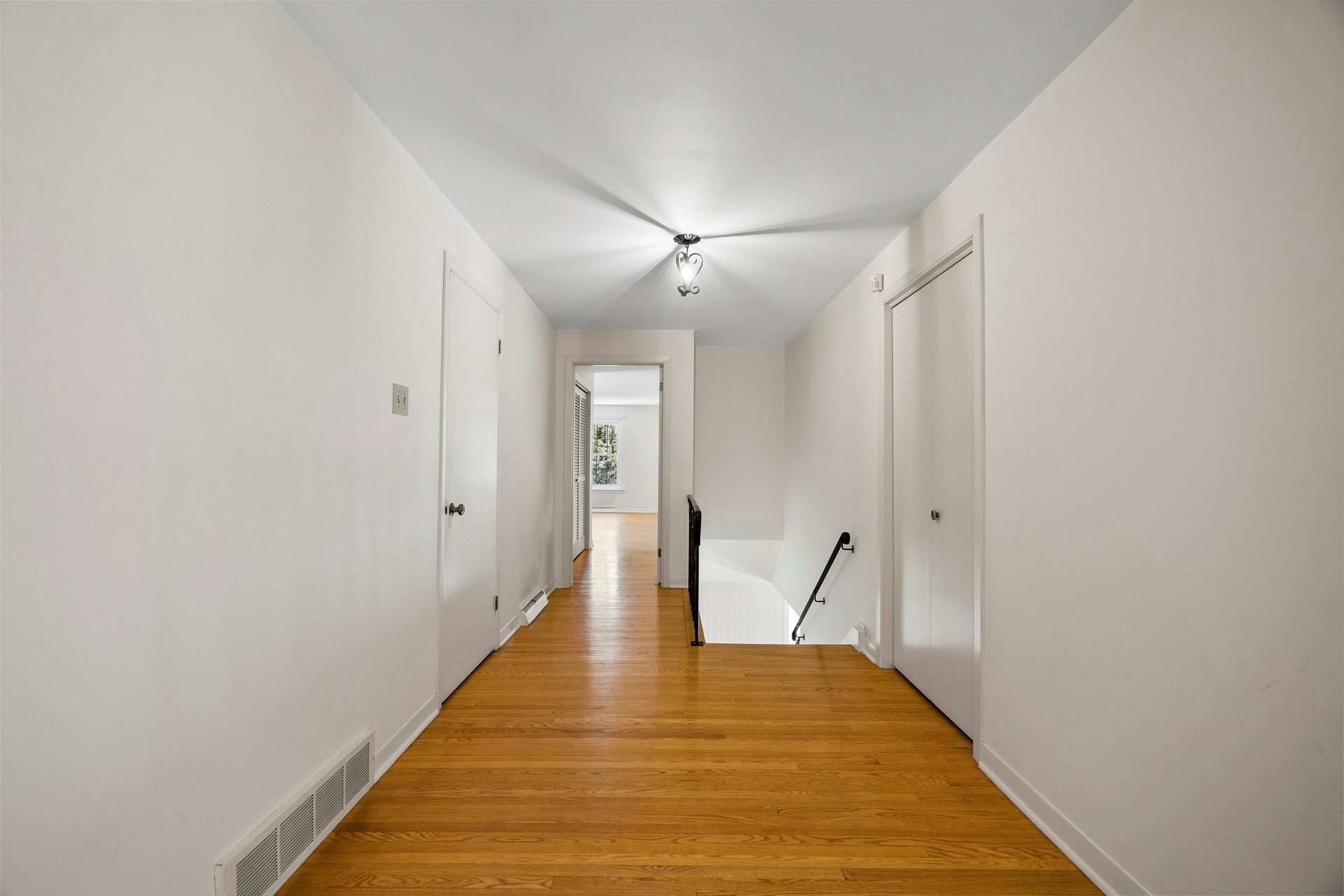 









467


Rue Wellesley

,
Hudson,




QC
J0P1H0

