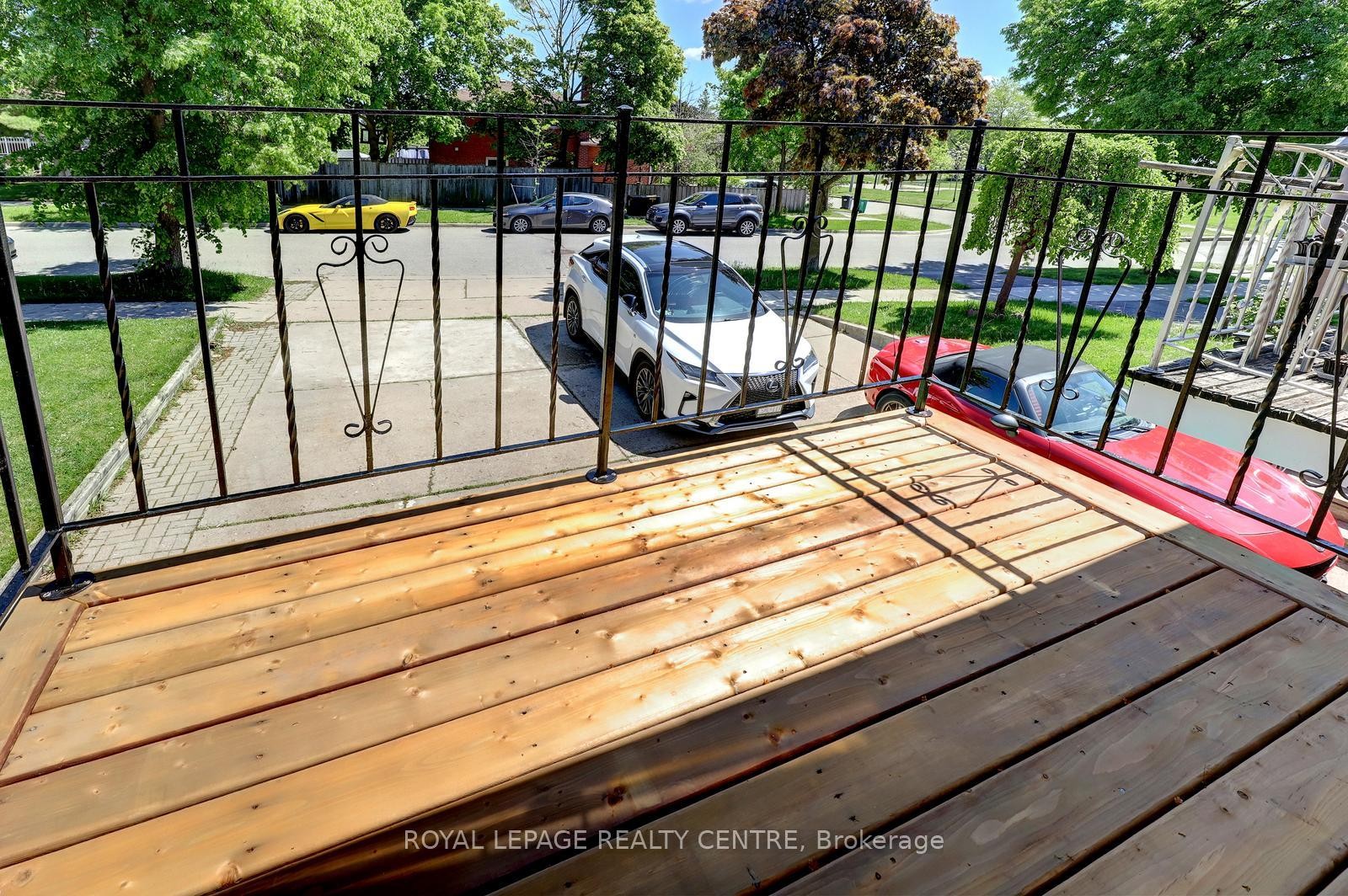 









1278


Shamir

Crescent,
Mississauga,




ON
L5C 1L1

