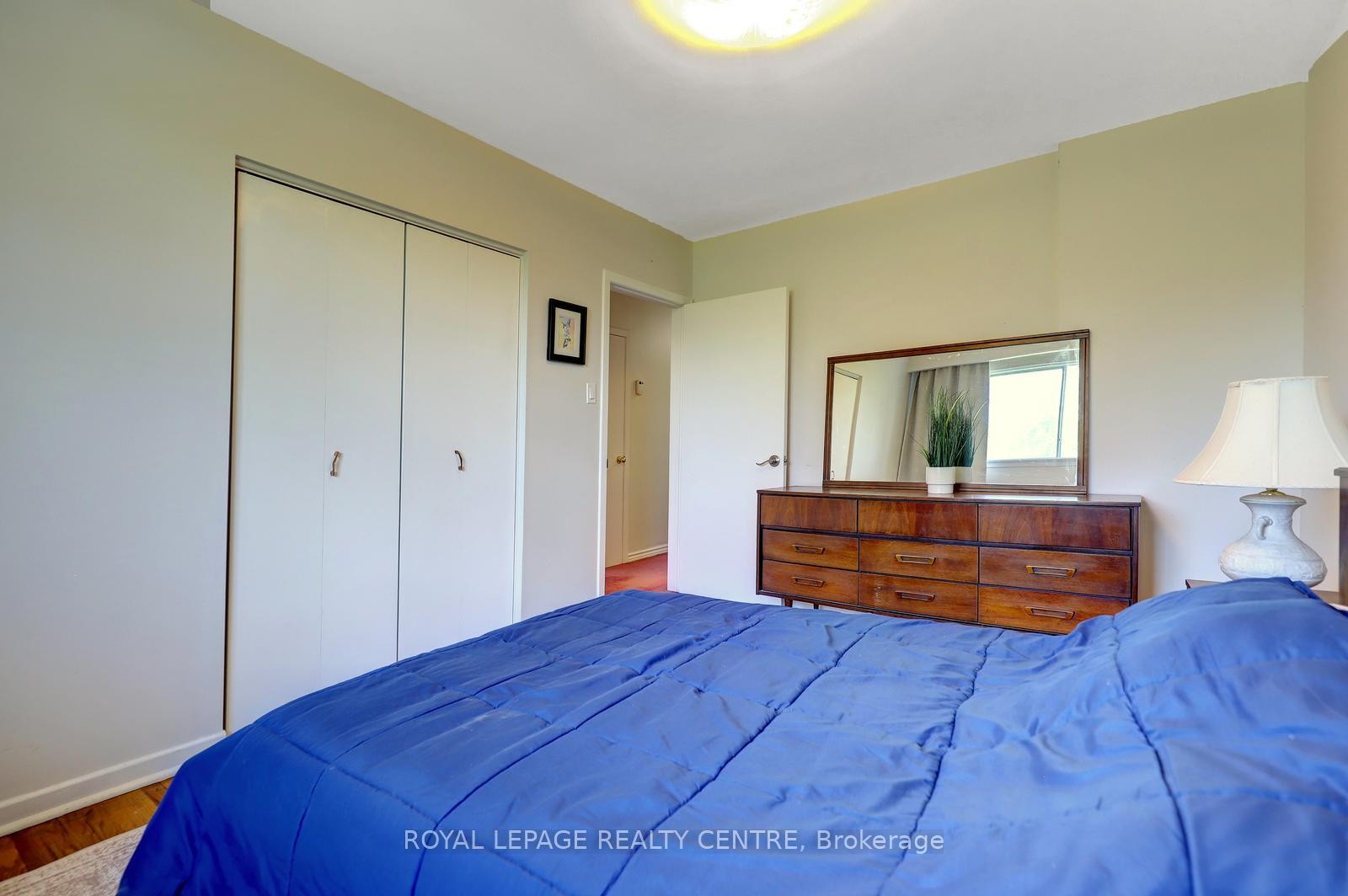 









1278


Shamir

Crescent,
Mississauga,




ON
L5C 1L1

