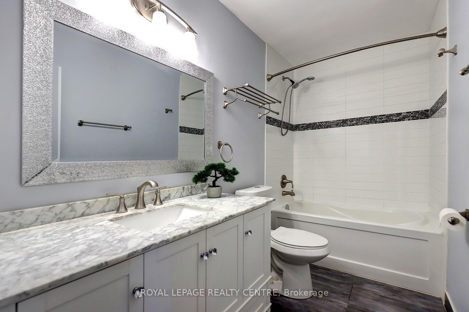 









1278


Shamir

Crescent,
Mississauga,




ON
L5C 1L1

