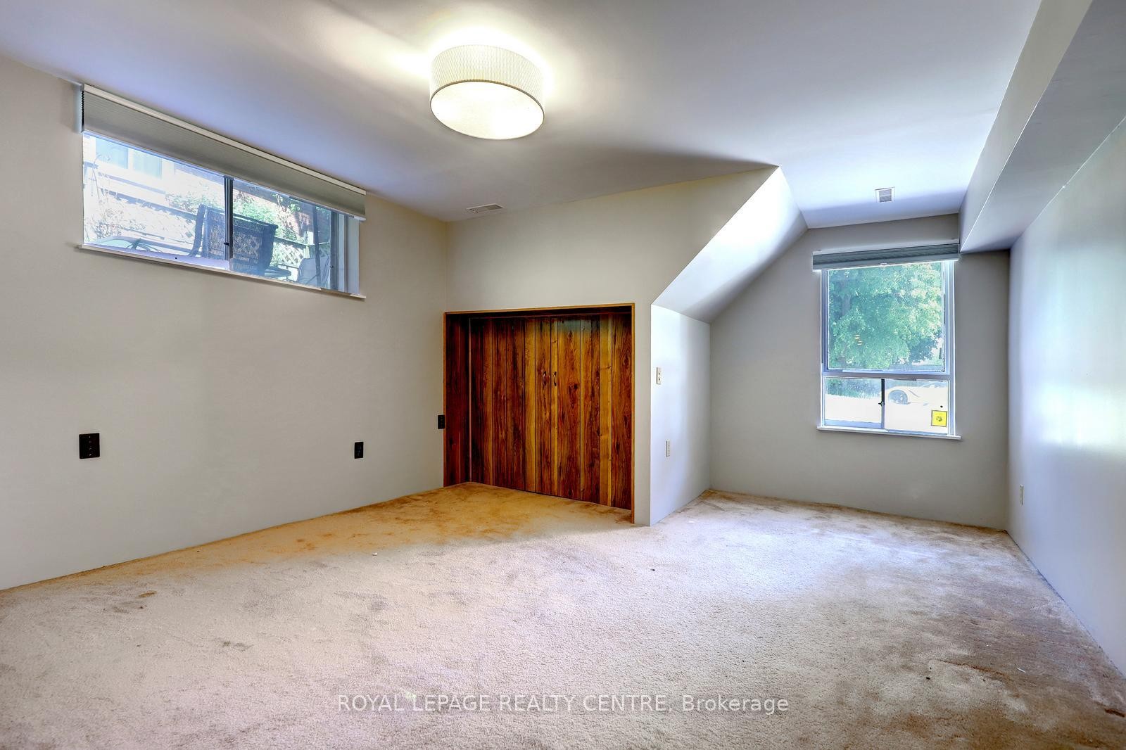 









1278


Shamir

Crescent,
Mississauga,




ON
L5C 1L1

