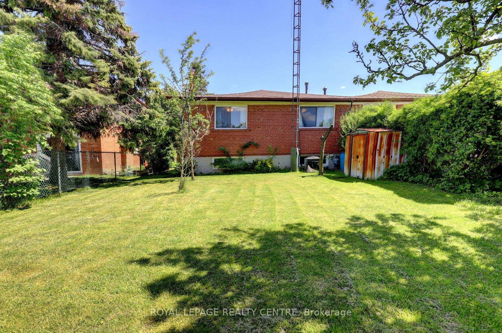 









1278


Shamir

Crescent,
Mississauga,




ON
L5C 1L1

