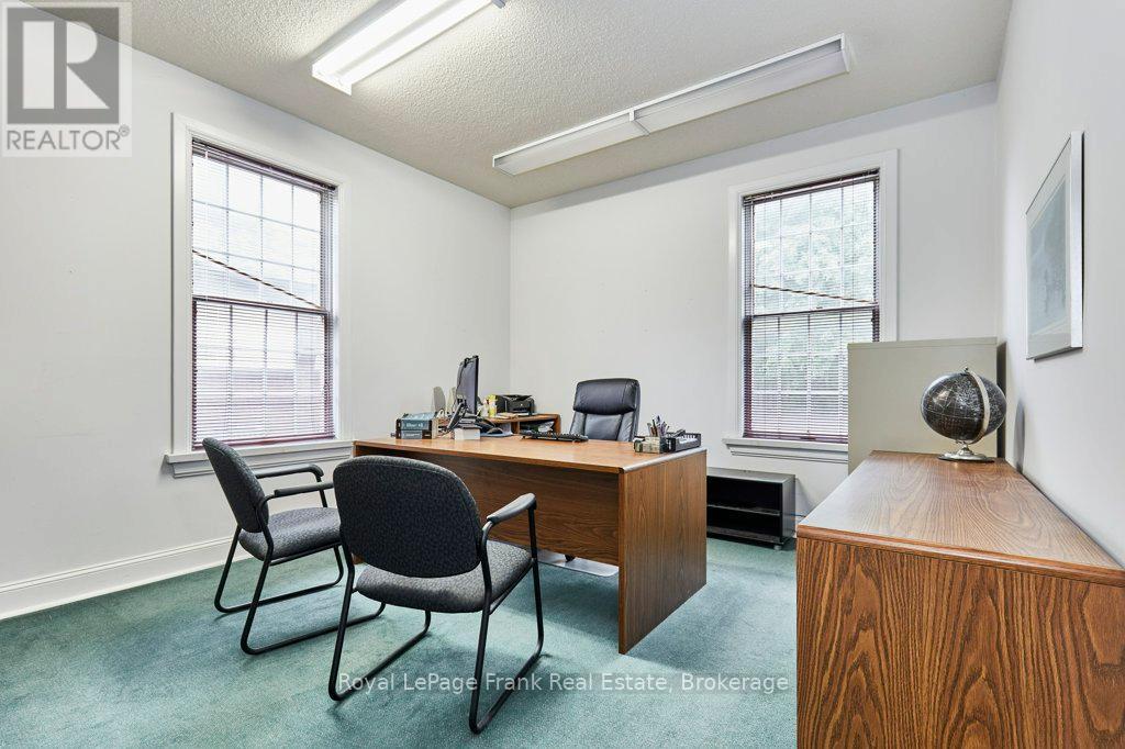 












215 SIMCOE STREET N

,
Oshawa (O'Neill),




Ontario
L1G4T1

