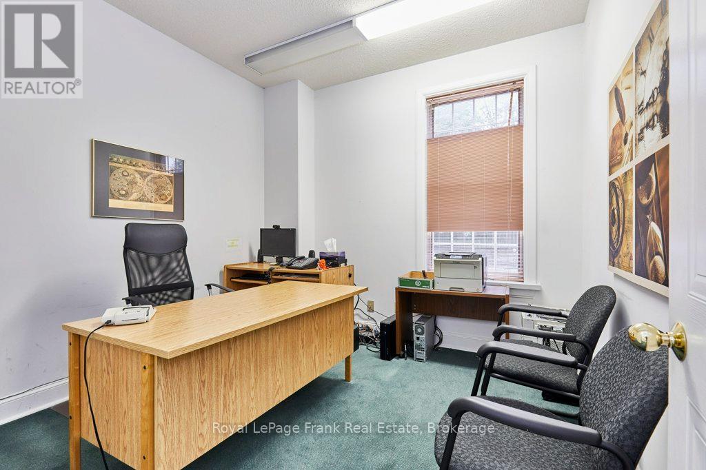 












215 SIMCOE STREET N

,
Oshawa (O'Neill),




Ontario
L1G4T1


