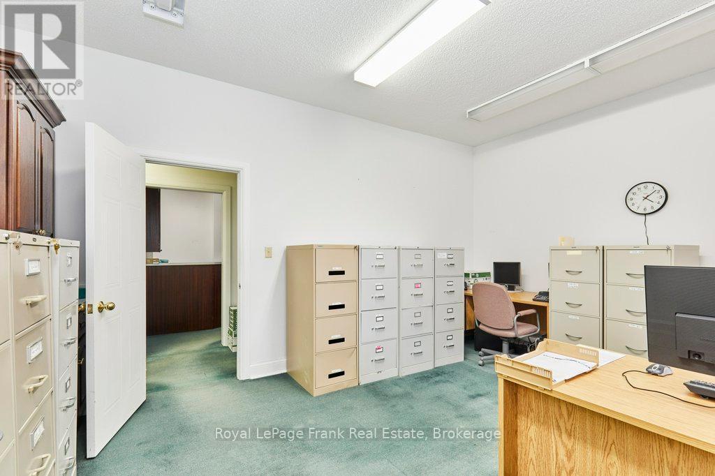 












215 SIMCOE STREET N

,
Oshawa (O'Neill),




Ontario
L1G4T1


