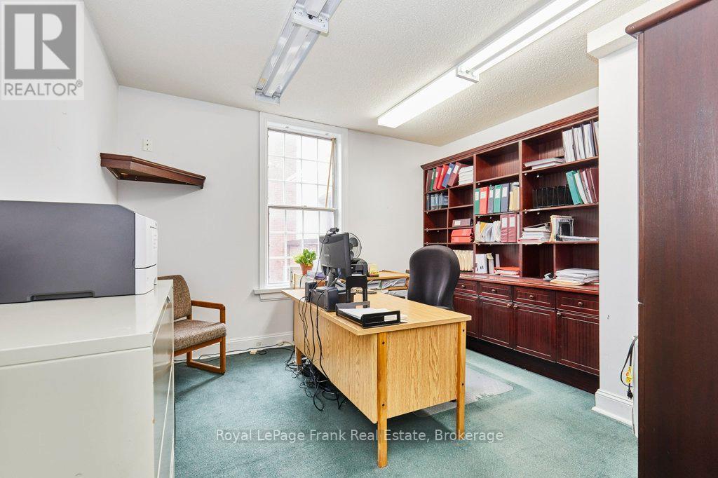 












215 SIMCOE STREET N

,
Oshawa (O'Neill),




Ontario
L1G4T1

