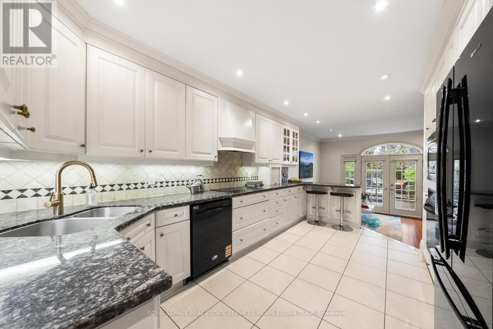 












304 HEATH STREET E

,
Toronto,




Ontario
M4T1T4

