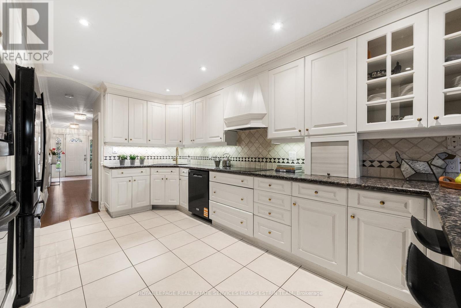 












304 HEATH STREET E

,
Toronto,




Ontario
M4T1T4

