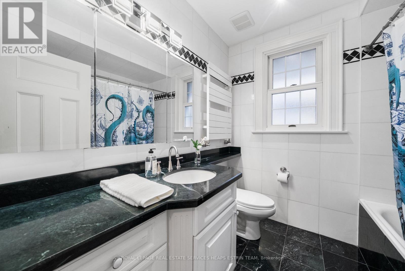 












304 HEATH STREET E

,
Toronto,




Ontario
M4T1T4

