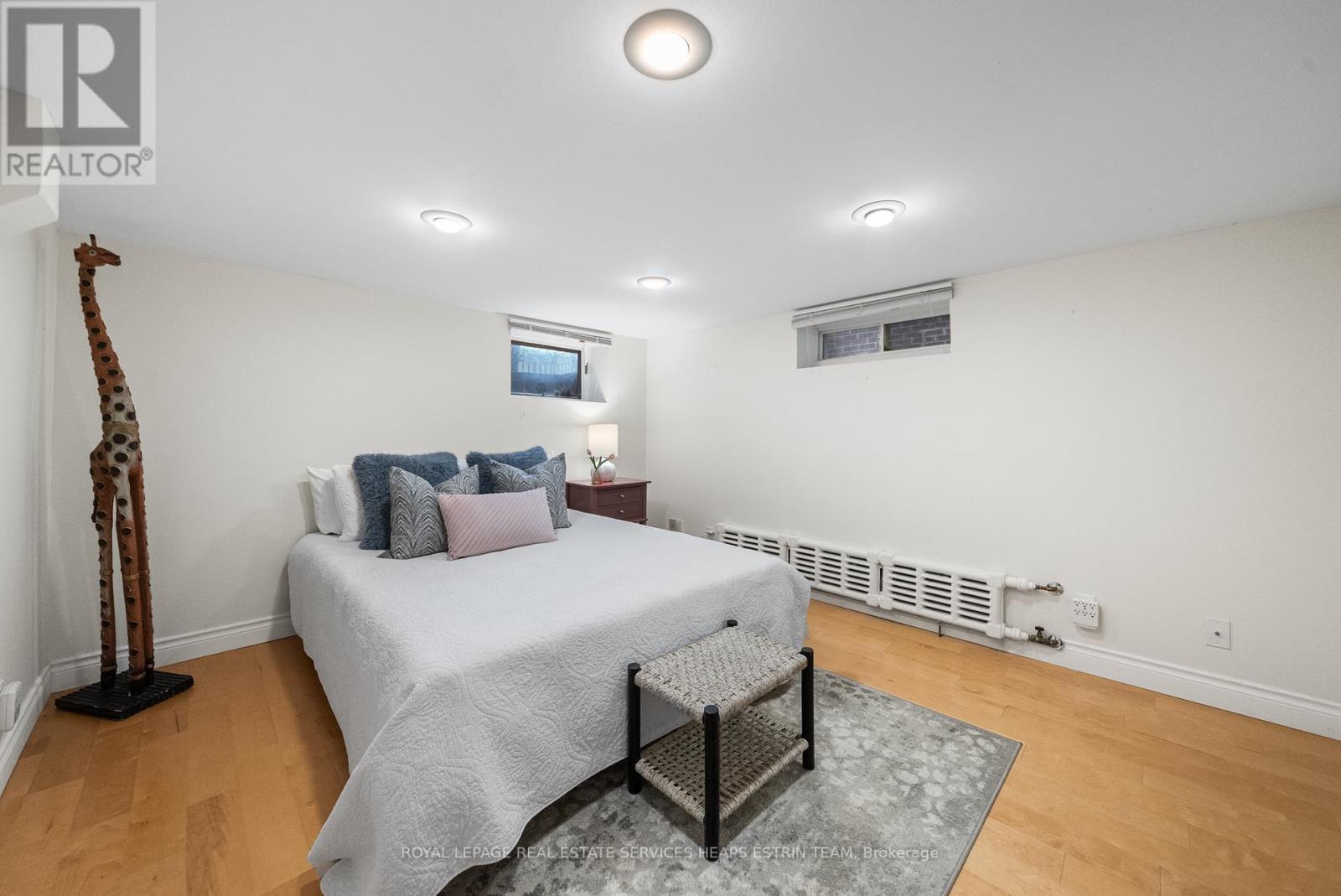 












304 HEATH STREET E

,
Toronto,




Ontario
M4T1T4

