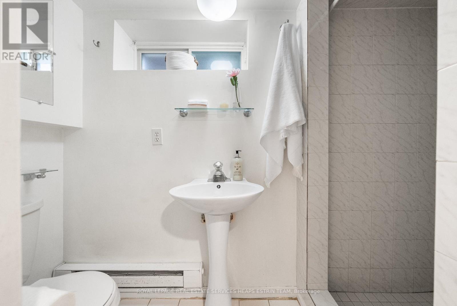 












304 HEATH STREET E

,
Toronto,




Ontario
M4T1T4

