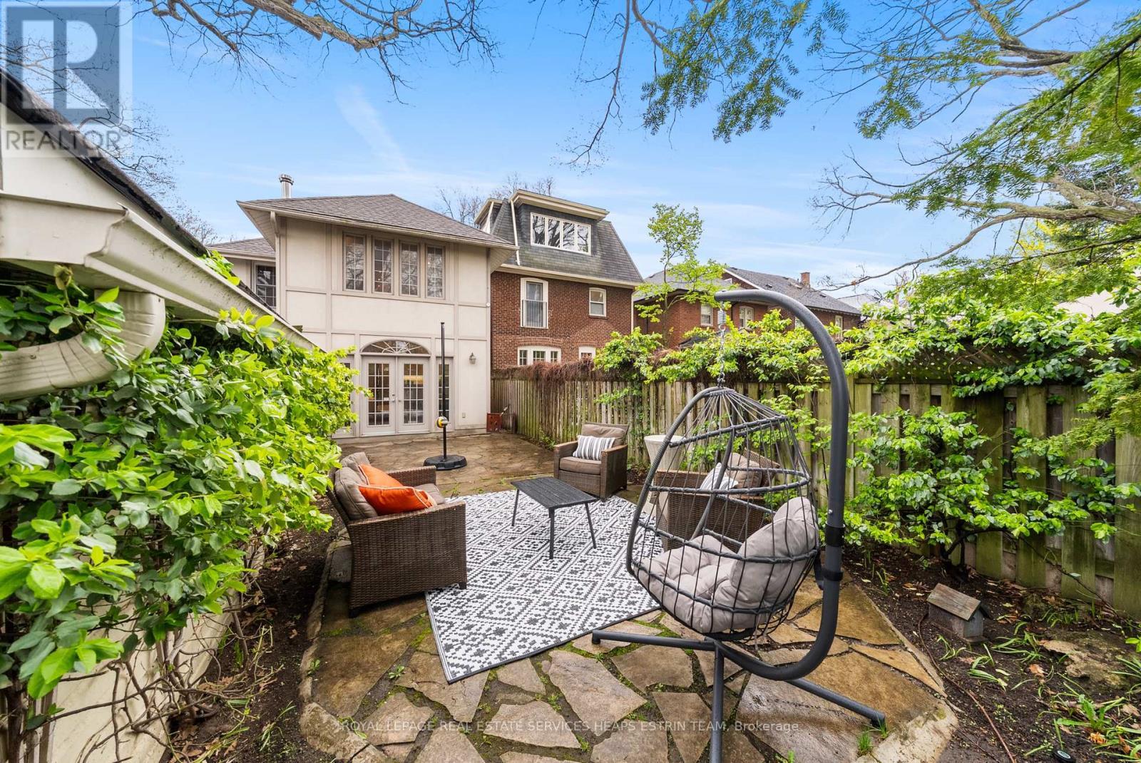 












304 HEATH STREET E

,
Toronto,




Ontario
M4T1T4

