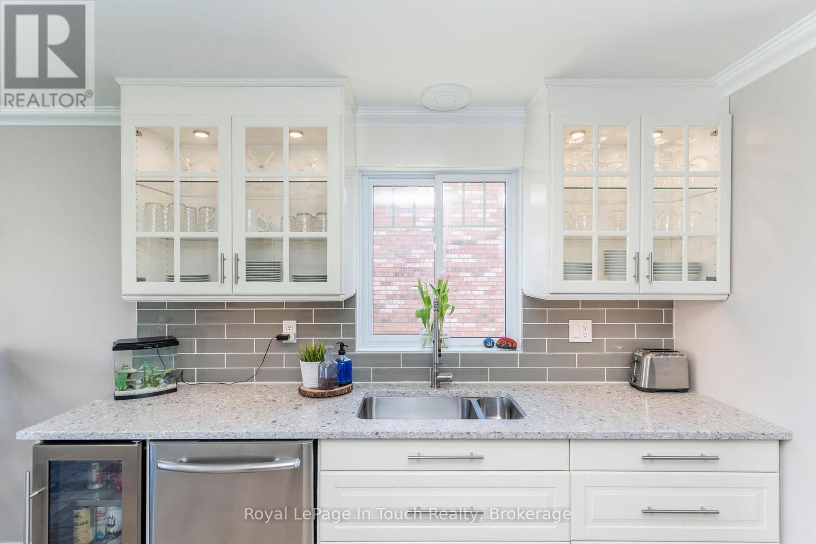 












362 GALLOWAY BOULEVARD

,
Midland,




Ontario
L4R5B2

