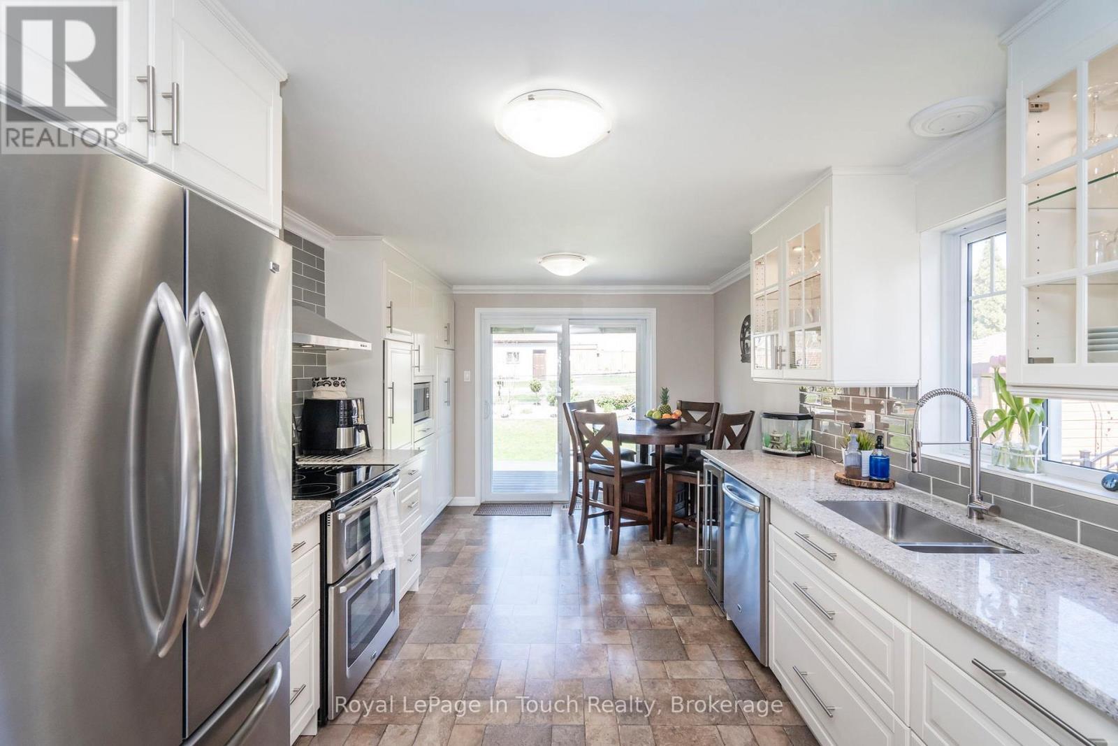 












362 GALLOWAY BOULEVARD

,
Midland,




Ontario
L4R5B2

