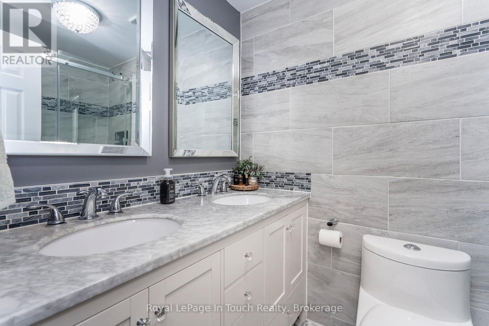 












362 GALLOWAY BOULEVARD

,
Midland,




Ontario
L4R5B2

