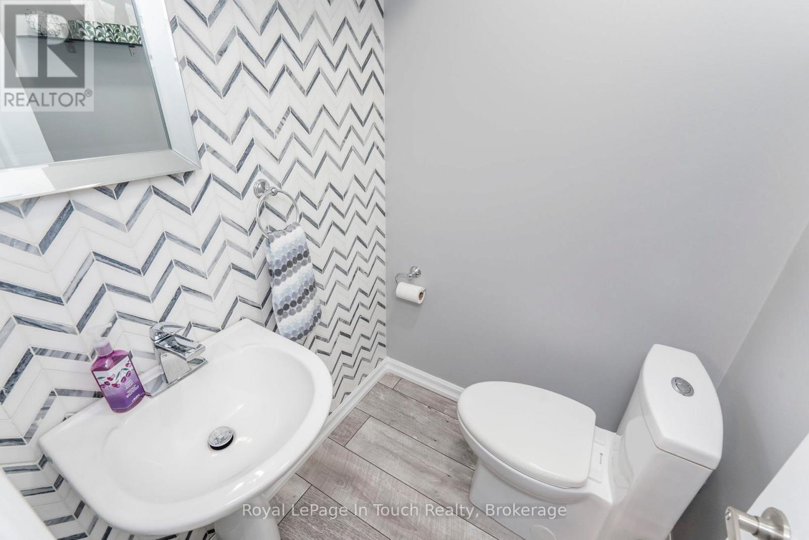 












362 GALLOWAY BOULEVARD

,
Midland,




Ontario
L4R5B2

