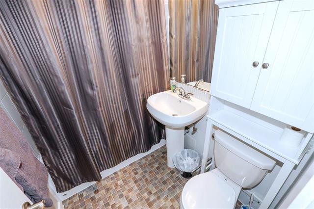 









71


Roslyn

RD, 509,
Winnipeg,




MB
R3L 0G2

