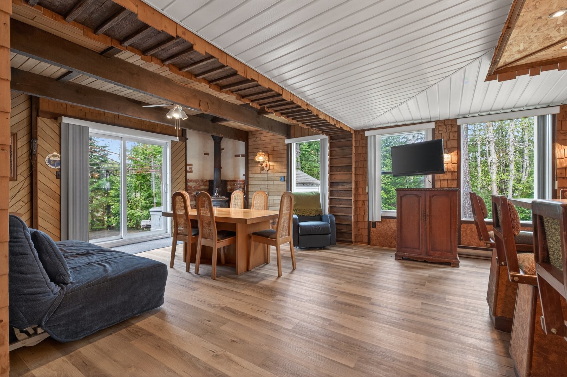 









2908


Ch. St-Come

,
Notre-Dame-de-la-Merci,




QC
J0T2A0

