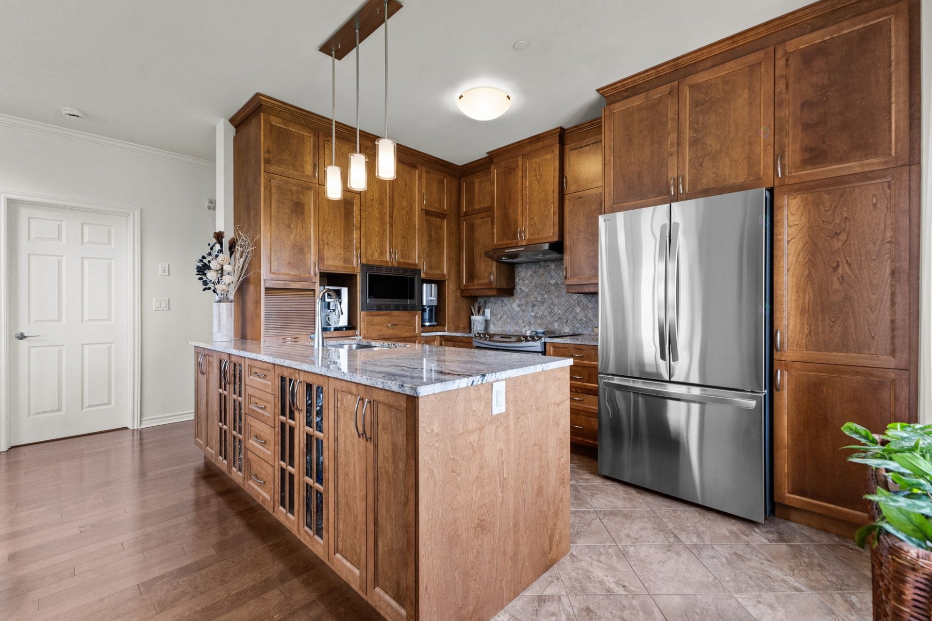 









1180


Ch. d'Aylmer

, 706,
Gatineau (Aylmer),




QC
J9H0G5

