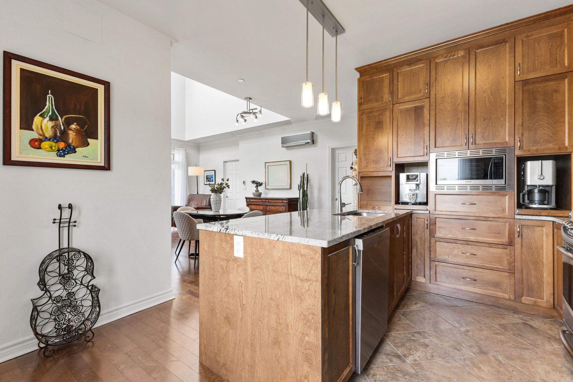 









1180


Ch. d'Aylmer

, 706,
Gatineau (Aylmer),




QC
J9H0G5

