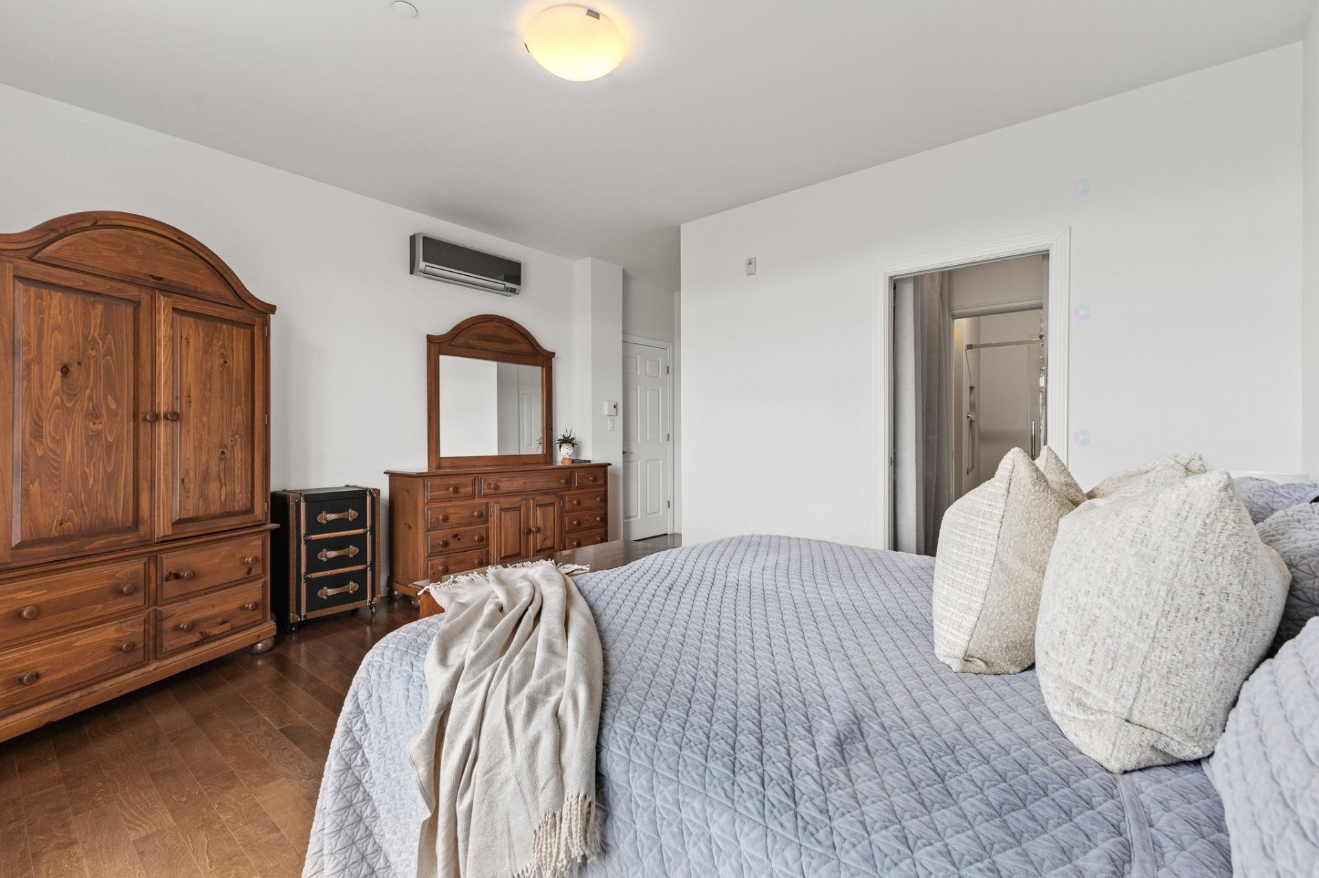 









1180


Ch. d'Aylmer

, 706,
Gatineau (Aylmer),




QC
J9H0G5


