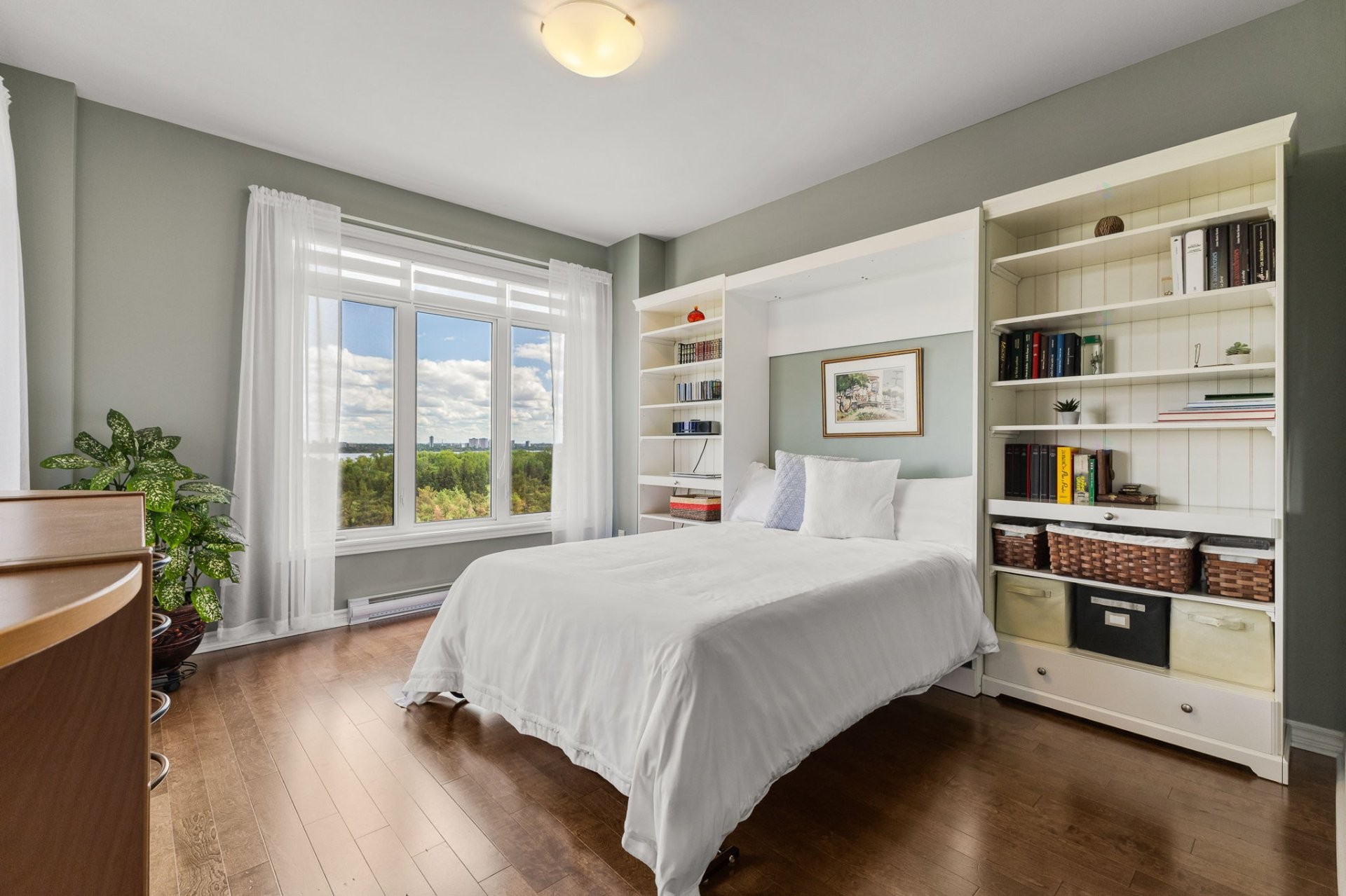 









1180


Ch. d'Aylmer

, 706,
Gatineau (Aylmer),




QC
J9H0G5

