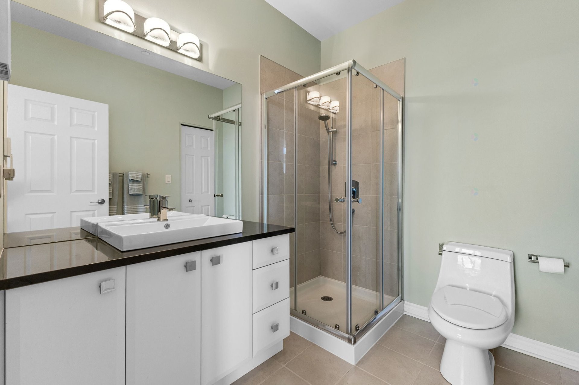 









1180


Ch. d'Aylmer

, 706,
Gatineau (Aylmer),




QC
J9H0G5

