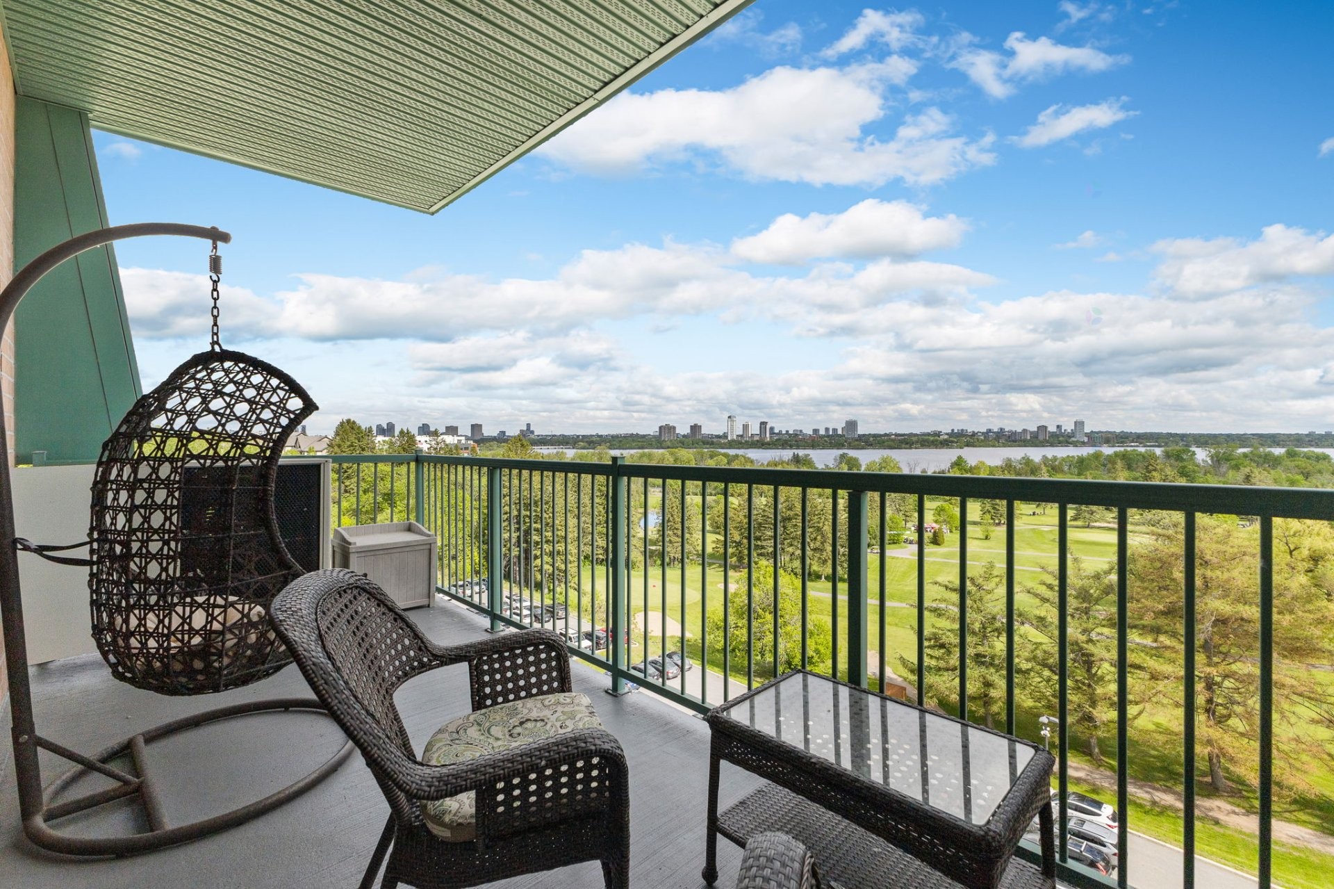









1180


Ch. d'Aylmer

, 706,
Gatineau (Aylmer),




QC
J9H0G5


