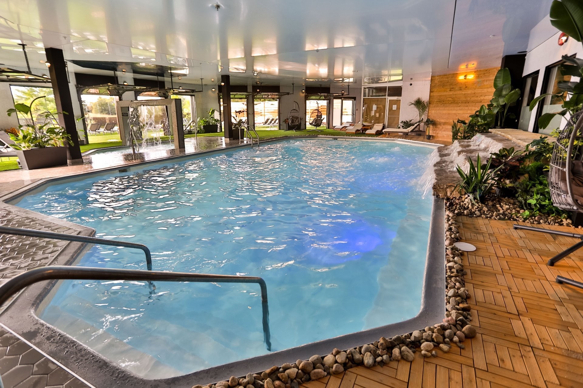









1180


Ch. d'Aylmer

, 706,
Gatineau (Aylmer),




QC
J9H0G5

