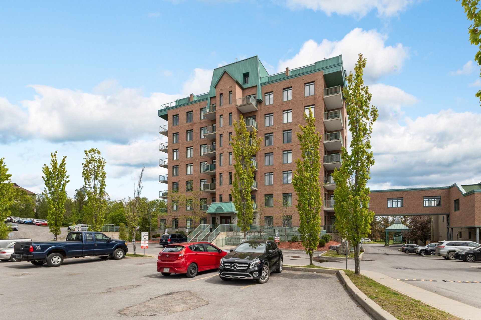 









1180


Ch. d'Aylmer

, 706,
Gatineau (Aylmer),




QC
J9H0G5

