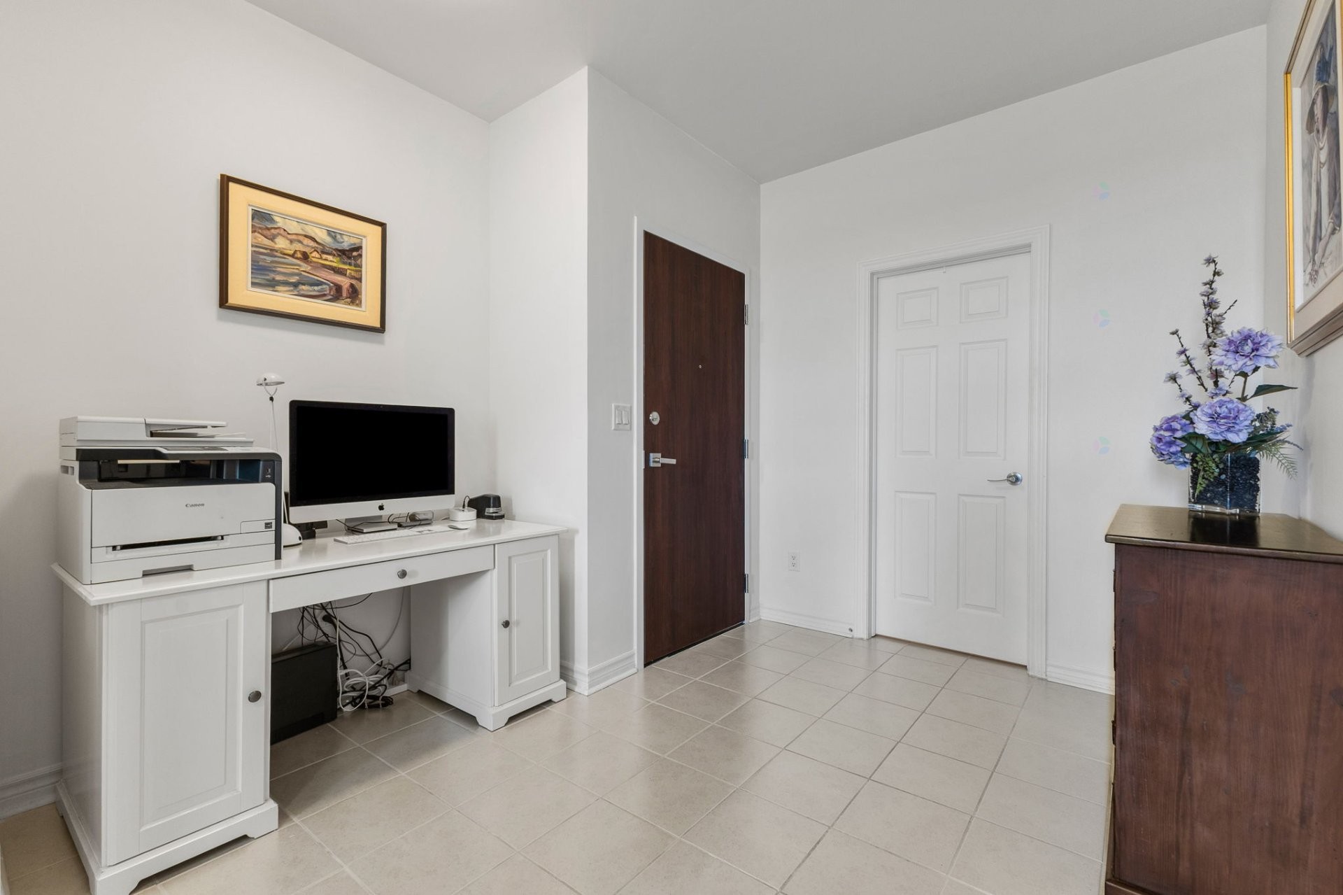 









1180


Ch. d'Aylmer

, 706,
Gatineau (Aylmer),




QC
J9H0G5

