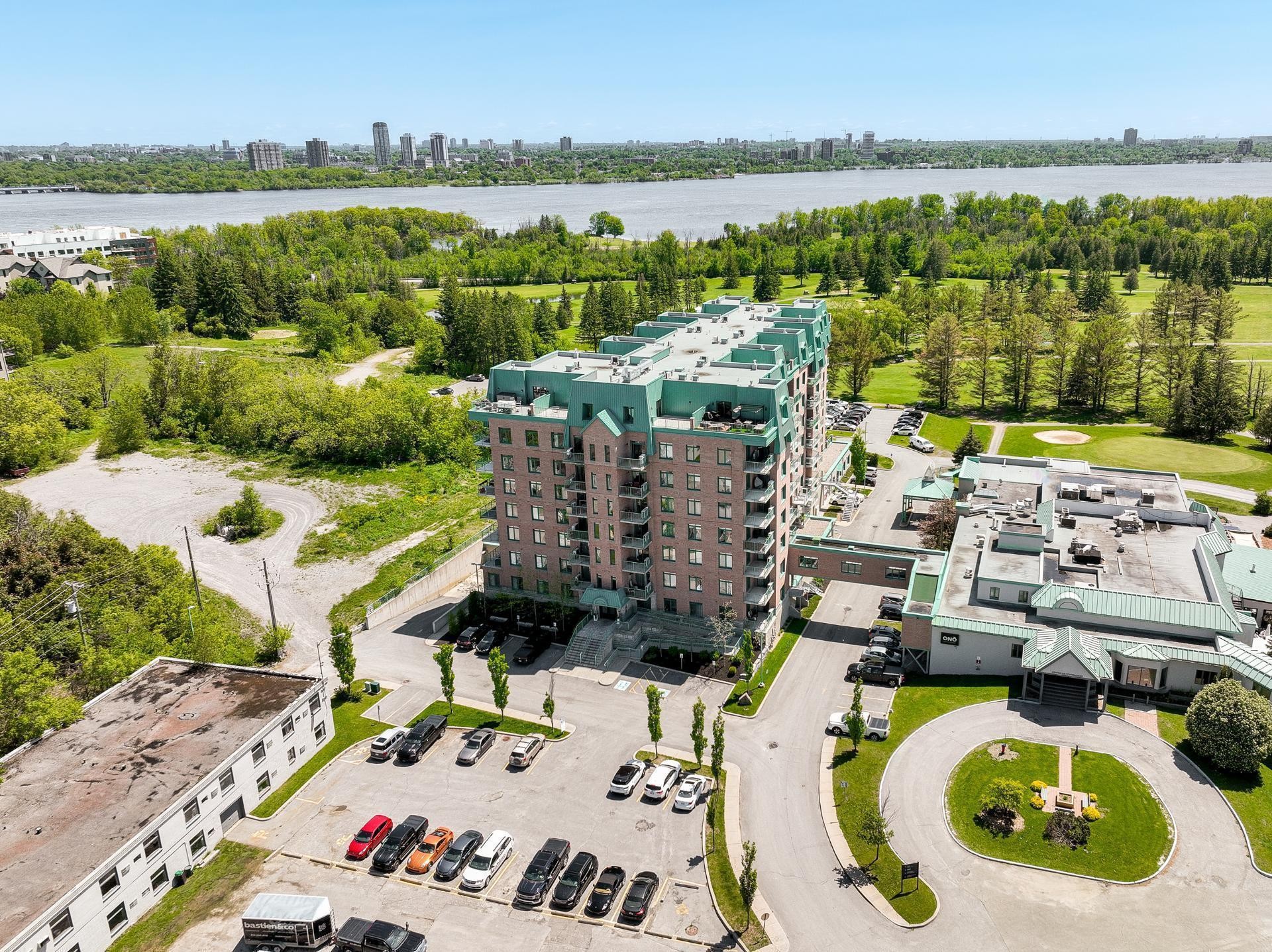 









1180


Ch. d'Aylmer

, 706,
Gatineau (Aylmer),




QC
J9H0G5

