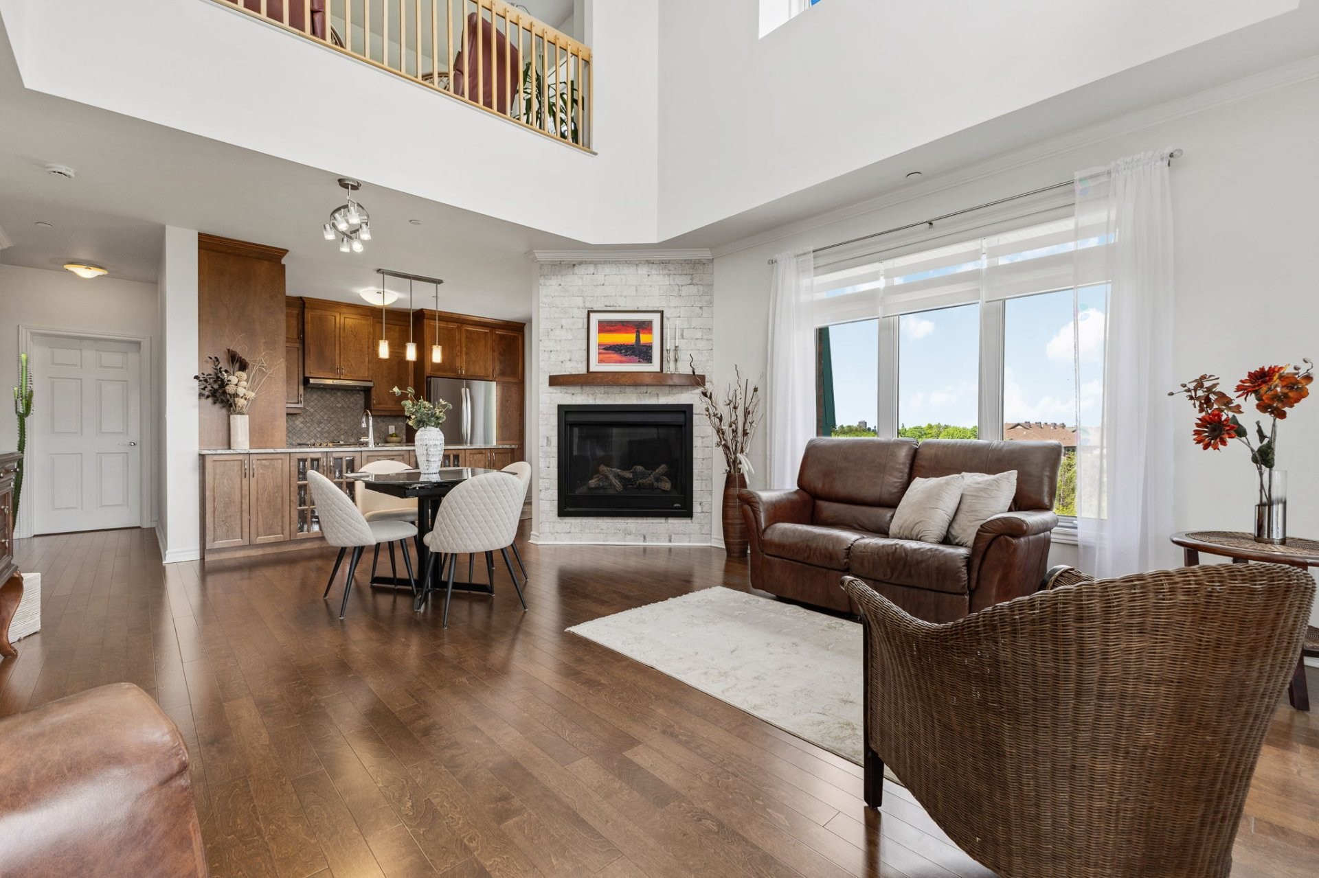 









1180


Ch. d'Aylmer

, 706,
Gatineau (Aylmer),




QC
J9H0G5

