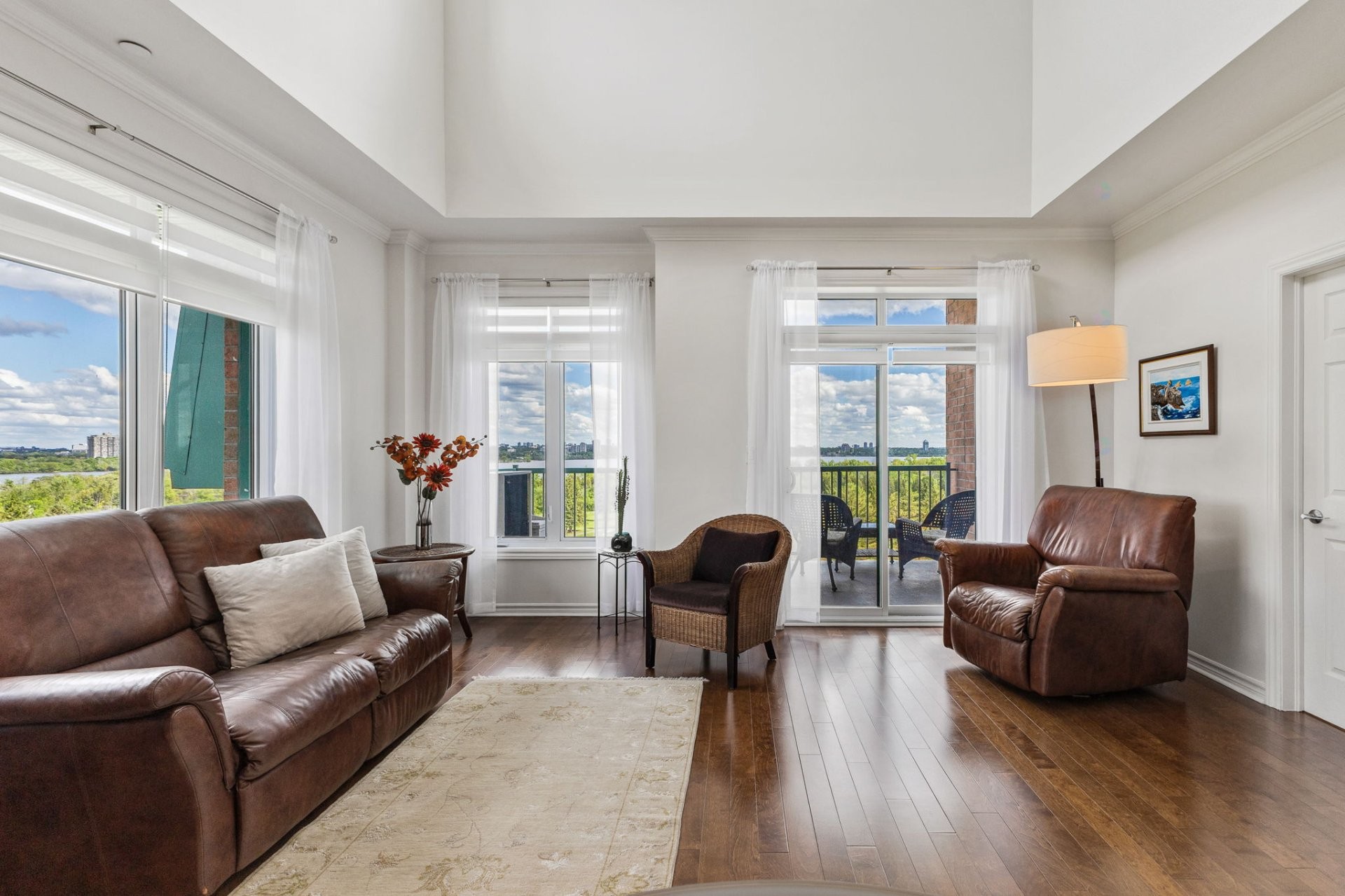 









1180


Ch. d'Aylmer

, 706,
Gatineau (Aylmer),




QC
J9H0G5

