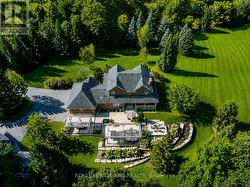 A Setting Beyond Compare!