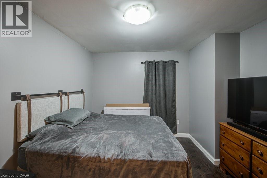 












83 OXFORD Street

,
Woodstock,




Ontario
N4S6A4

