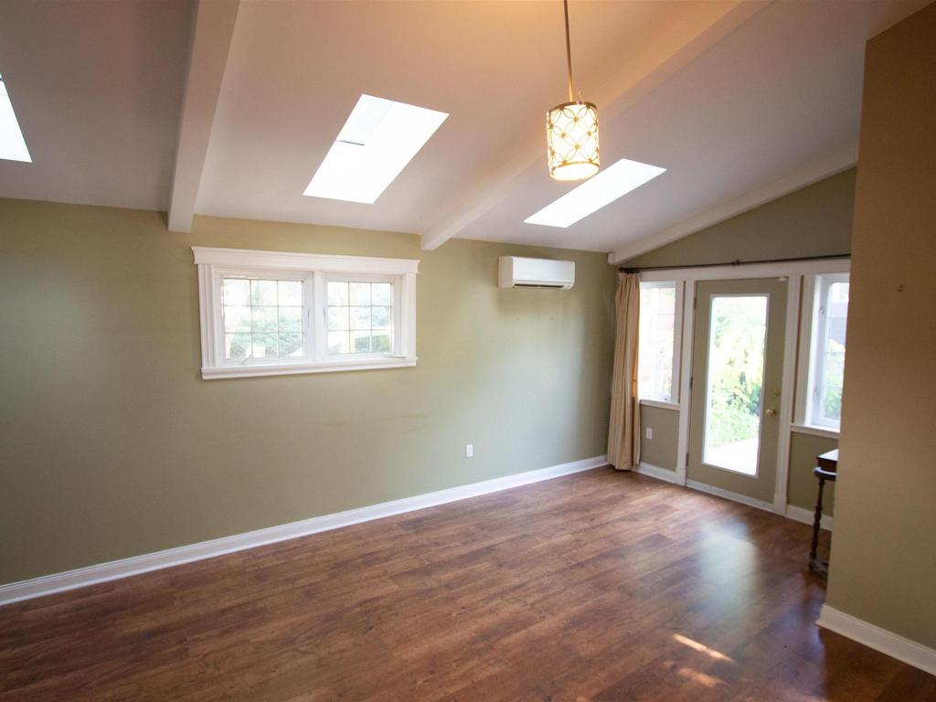 












288 Notre Dame Street

,
Summerside,




PE
C1N 1S3

