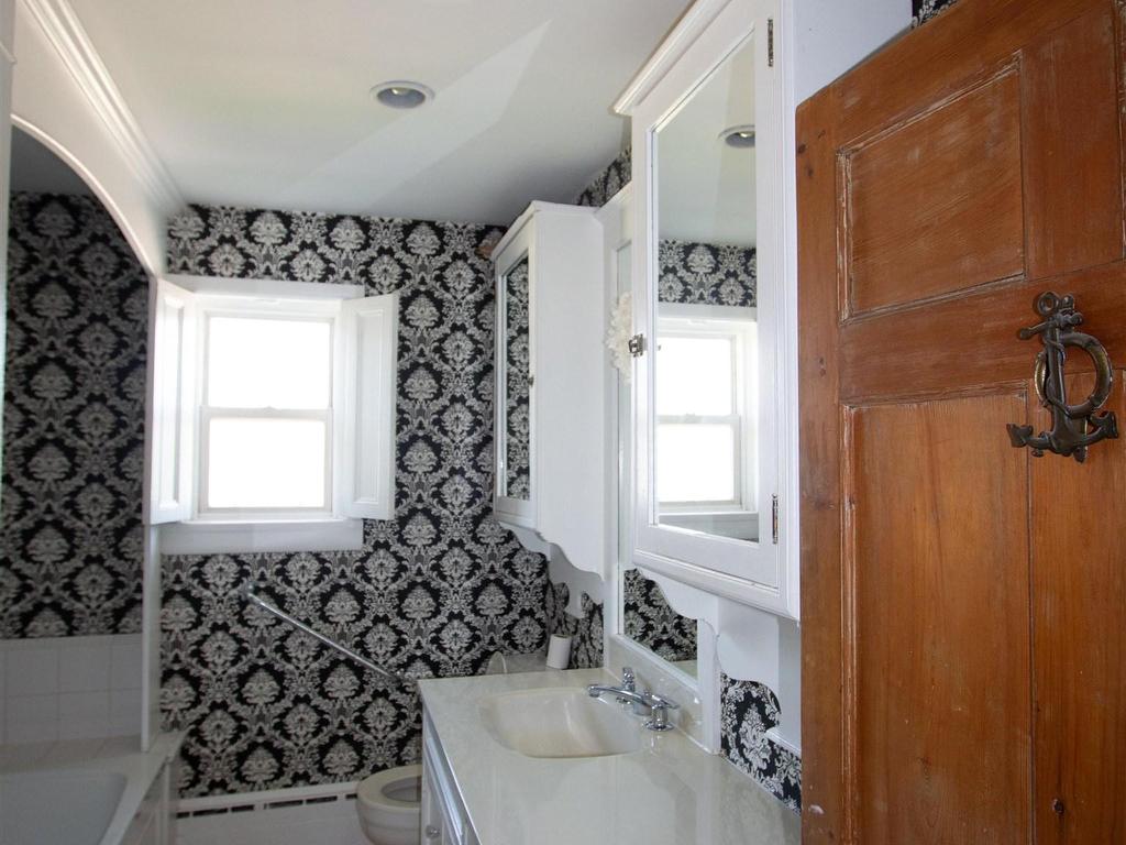 












288 Notre Dame Street

,
Summerside,




PE
C1N 1S3

