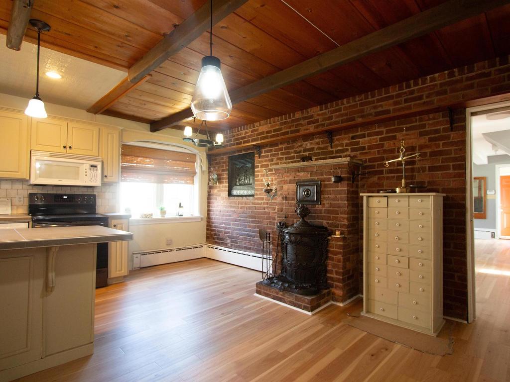 












288 Notre Dame Street

,
Summerside,




PE
C1N 1S3

