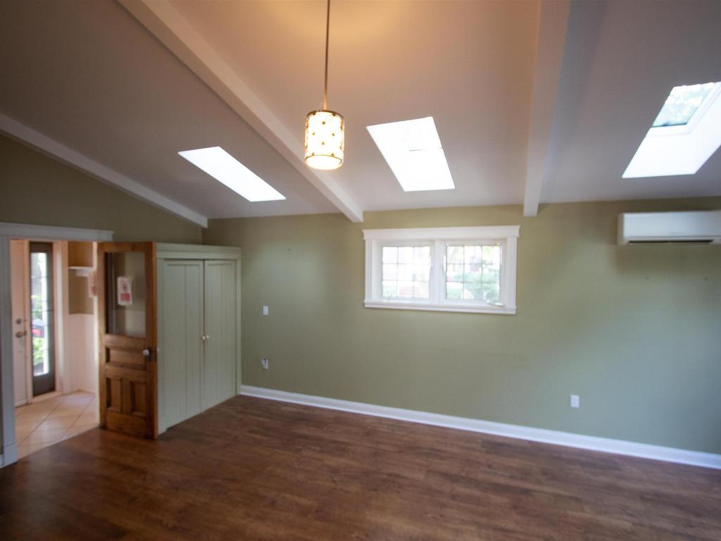 












288 Notre Dame Street

,
Summerside,




PE
C1N 1S3

