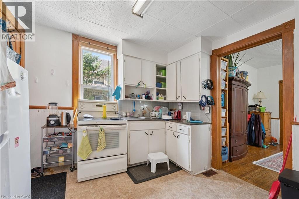












133 JOSEPH Street

,
Kitchener,




Ontario
N2G1J5

