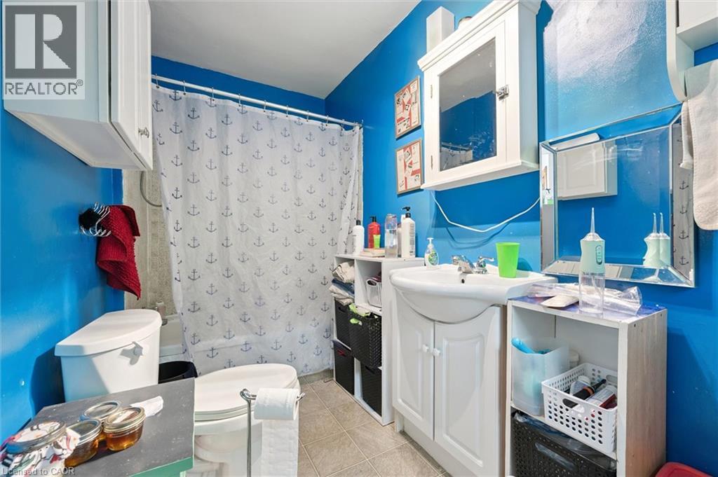 












133 JOSEPH Street

,
Kitchener,




Ontario
N2G1J5

